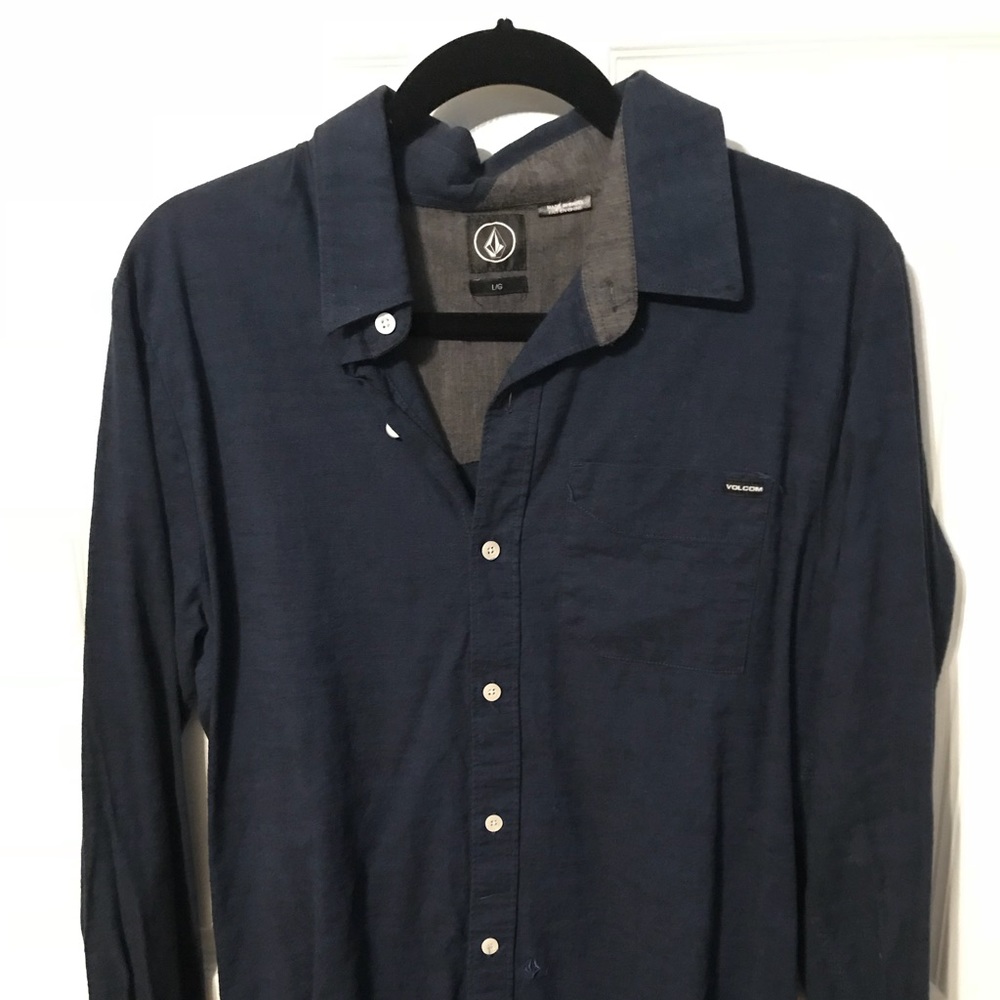 Volcom button down